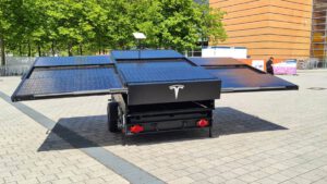 Solar-powered Tesla trailer could help allay “range anxiety”