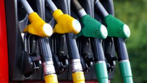 E-fuels: The magic lollipop to keep combustion engines alive (or not)