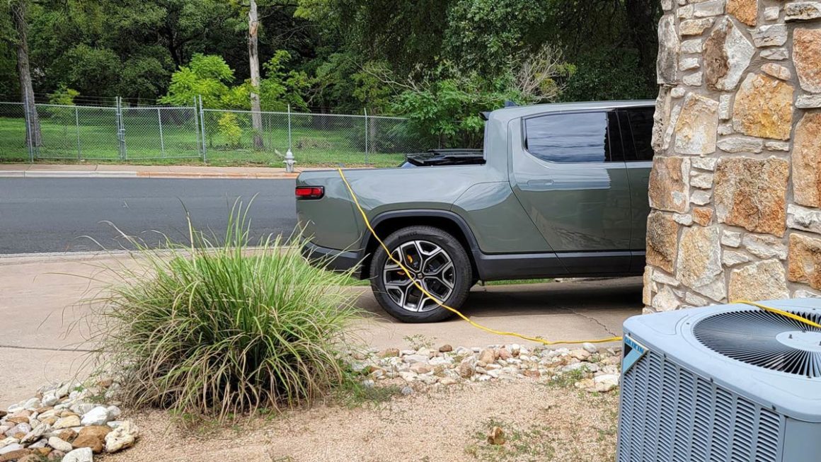 Rivian R1T. Source: @ChrisYangMD/Twitter