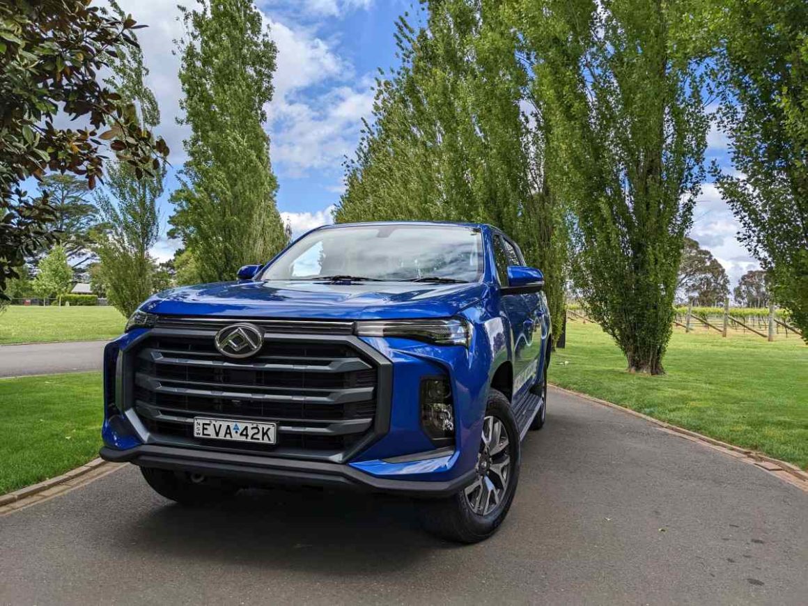 LDV eT60 Front Angle Parked