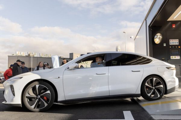 Nio Battery Swap Sweden ET7 Reversing