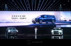 First EV with over 800km range launched with new Qilin battery – and it’s a people mover