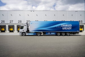 Mercedes to use electric trucks only in its own supply chain