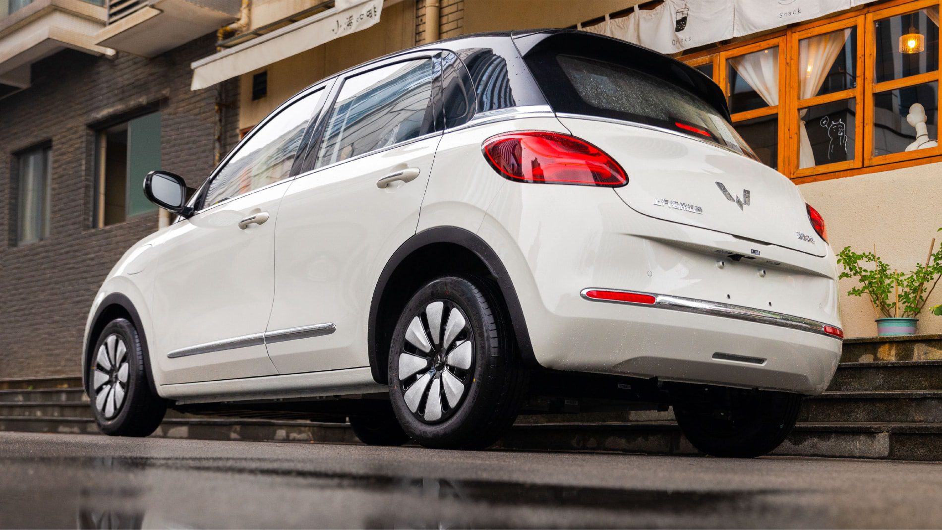 Wuling Bingo Side Rear