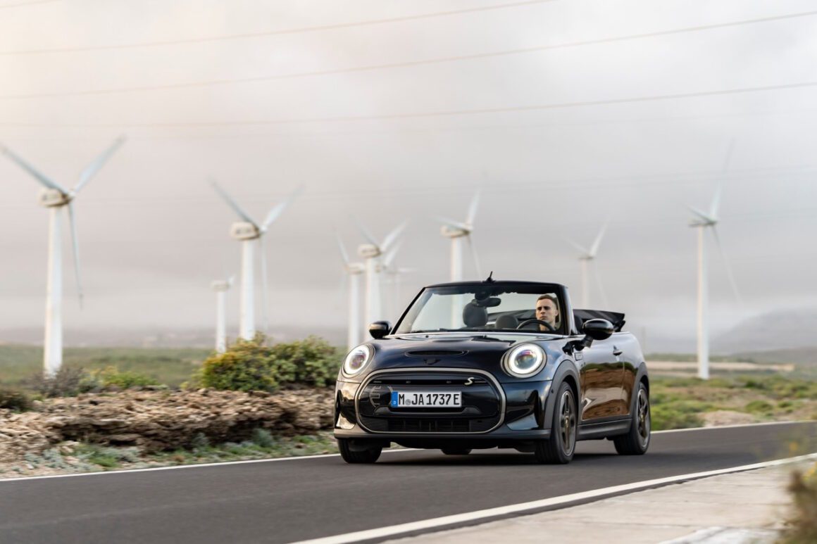 Mini to make limited edition of world first all electric convertible