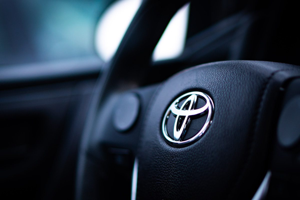Toyota ma historię mówienia o przełomach w pojazdach elektrycznych, ale nic nie przedstawiła