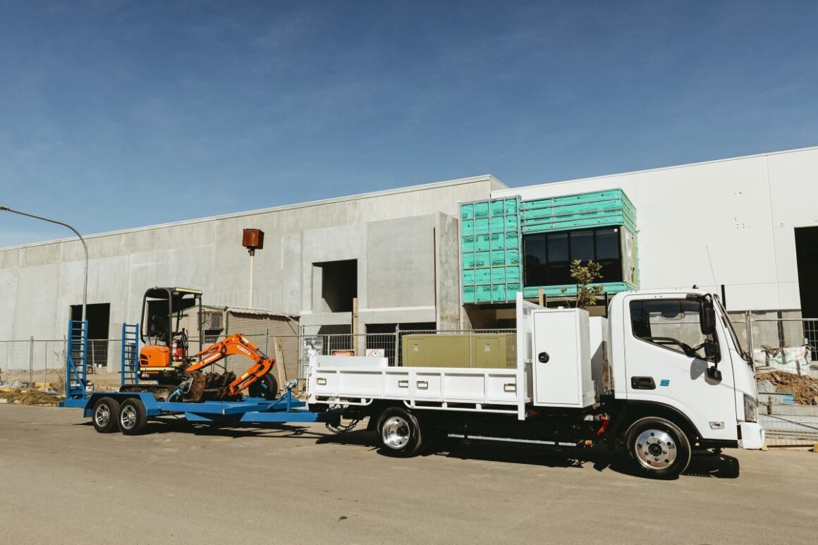 Foton T5 Tipper Trailer Side