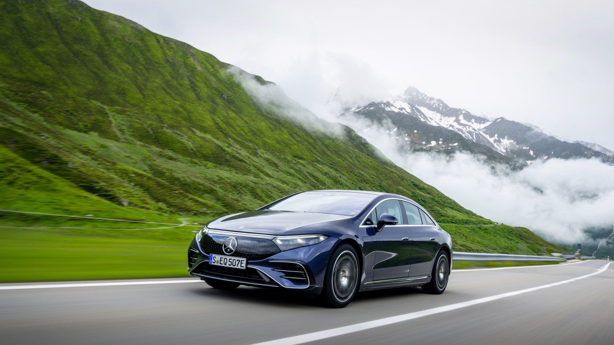 Mercedes Benz EQS Driving