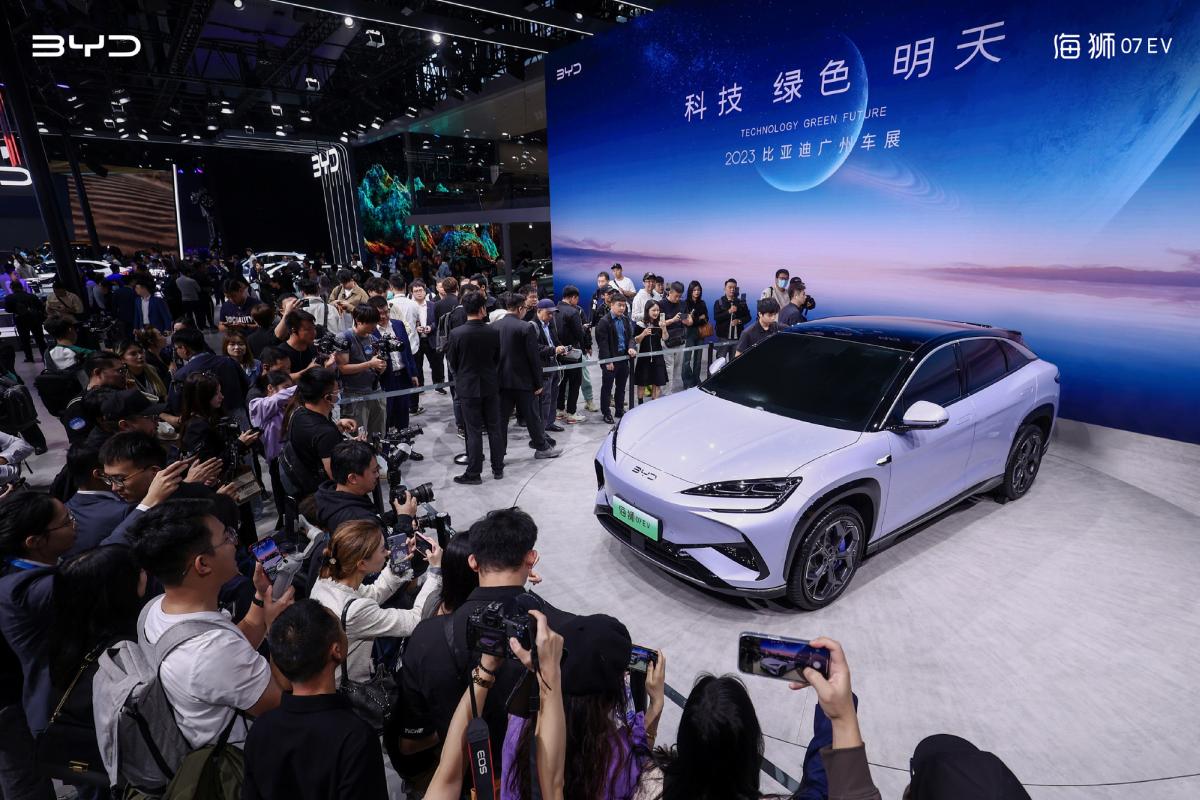 BYD Sea Lion 7 EV seen in right hand drive, preparing to launch in 2024