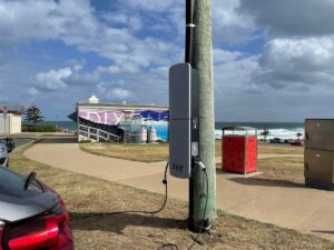 Power pole fast charger rollout will “benefit the monopoly,” be anti-competitive