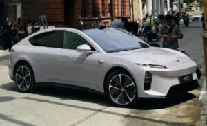 Nio’s upcoming sleek sedan with swappable battery and wagon edition spied