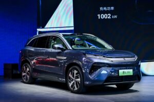 BYD to roll out 15,000 super fast 1 MW electric vehicle chargers