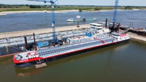Inland cargo vessel to be first in world to use solar power directly for propulsion