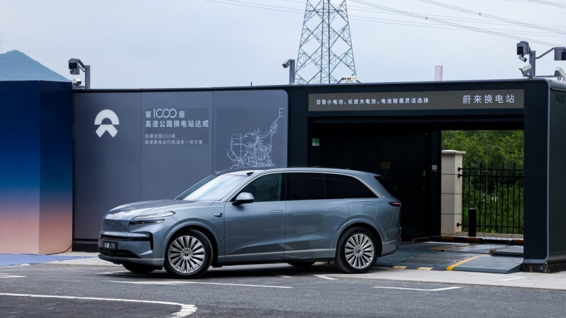 Nio launches 7-seater electric SUV with swappable batteries and massive ...