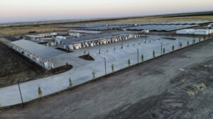 Insights from Tesla’s giant and mostly off-grid Lost Hills Supercharger hub