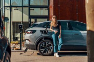 UK offer big grants for EVs as it aims to reach 80 pct EV market by end of decade