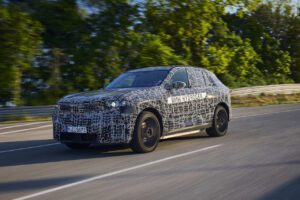 “Missing piece:” BMW adds new hydrogen fuel cell model to iX5 drivetrains