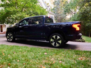 First vehicle-to-home power plant in US uses Ford F-150 Lightning electric trucks