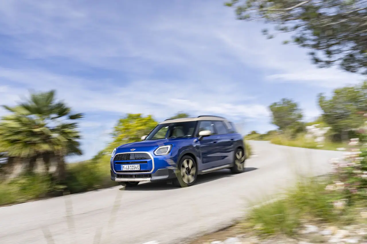 New electric Mini Countryman gets range boost to 500 kilometres