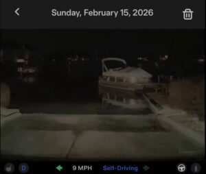 Tesla using FSD tries to drive its owner into a lake