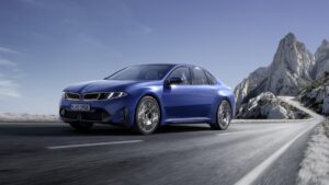 BMW unveils i3 electric sedan, with 900 km of range