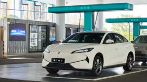 BYD reaches new milestone, opening its 10,000th Flash Charging station