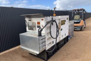 Blackouts, trickle charging and long waits: Canola oil returns to Nullarbor to rescue EV travellers