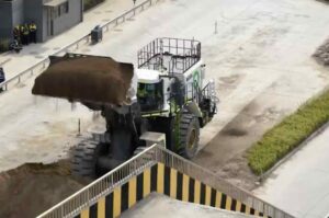 A mining campaign in a farmer’s hat: The “hands off our fuel” campaign is not about tractors