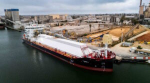 World’s first battery-powered self-unloading bulk carrier starts operations Australia