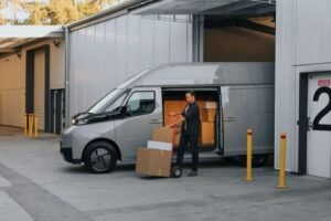 EV price war extends to electric vans as Farizon slashes prices by $8,500, offers bigger battery