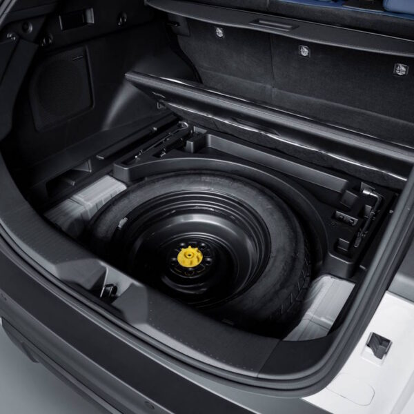Subaru unveils underfloor spare wheel kit and towbar for its Trailseeker BEV